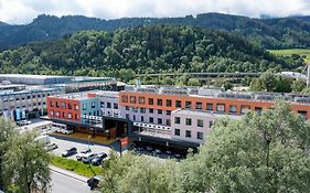 Hwest Hotel